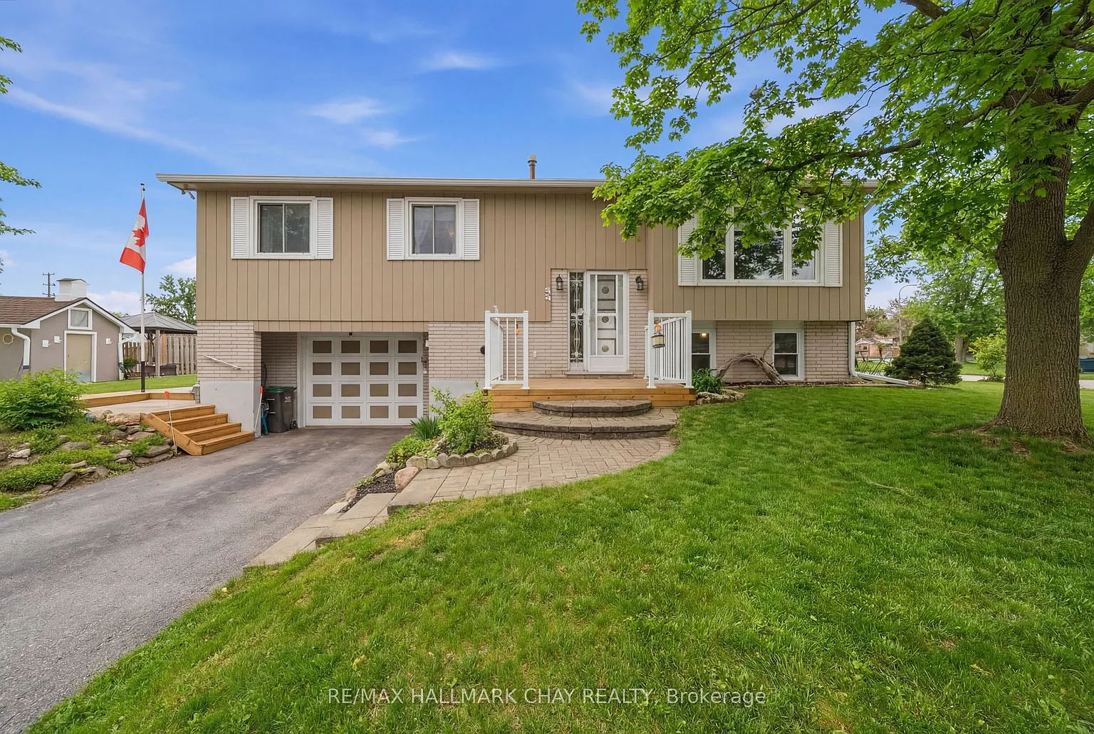 5 Austen Ln photo 1