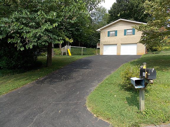 4th image of 7613 Sabre Dr
