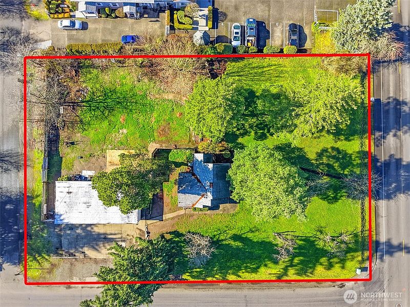 5th image of 13002 10th Avenue S