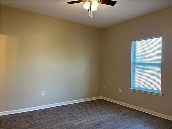 5th image of 290 Bella Sera Ln