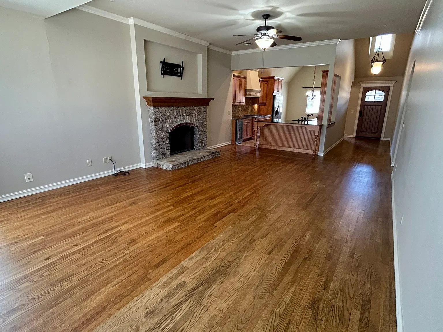 10947 S 77th East Pl — Photo 4