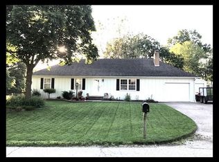 706 Willow Ln, Macon, MO 63552