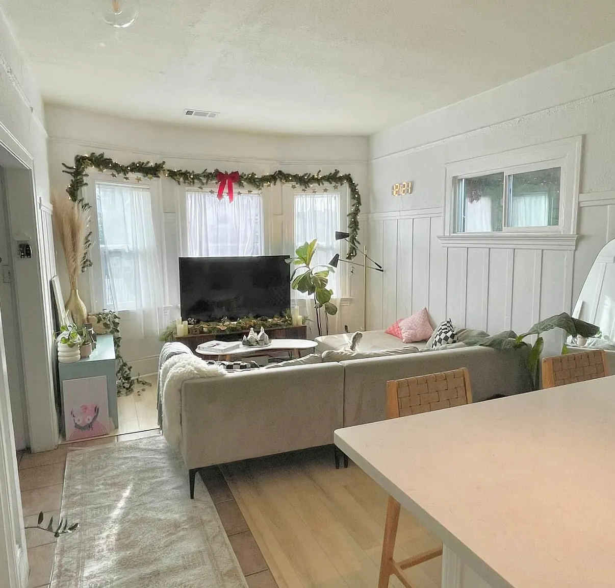 3 bed, 1018 sqft, $3,300 — Photo 2