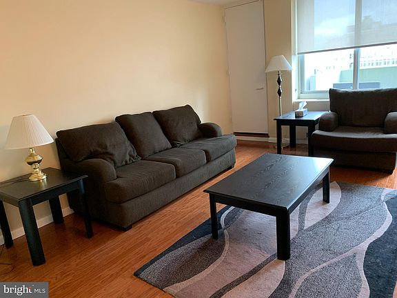 3rd image of 604-36 S Washington Sq #1610