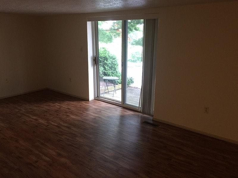 LARGE LIVING AREA