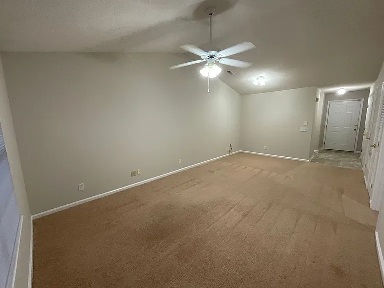 Meridian Park Apartments — Photo 28
