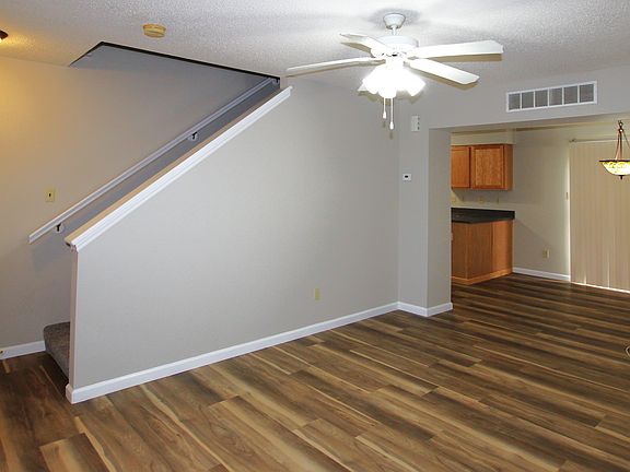 2nd image of 307 Columbia Dr