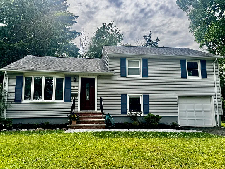 65 S Ashby Ave — Photo 1