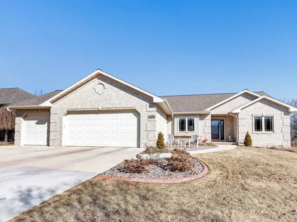 2670 Prairie Garden Trl, Green Bay, WI 54313