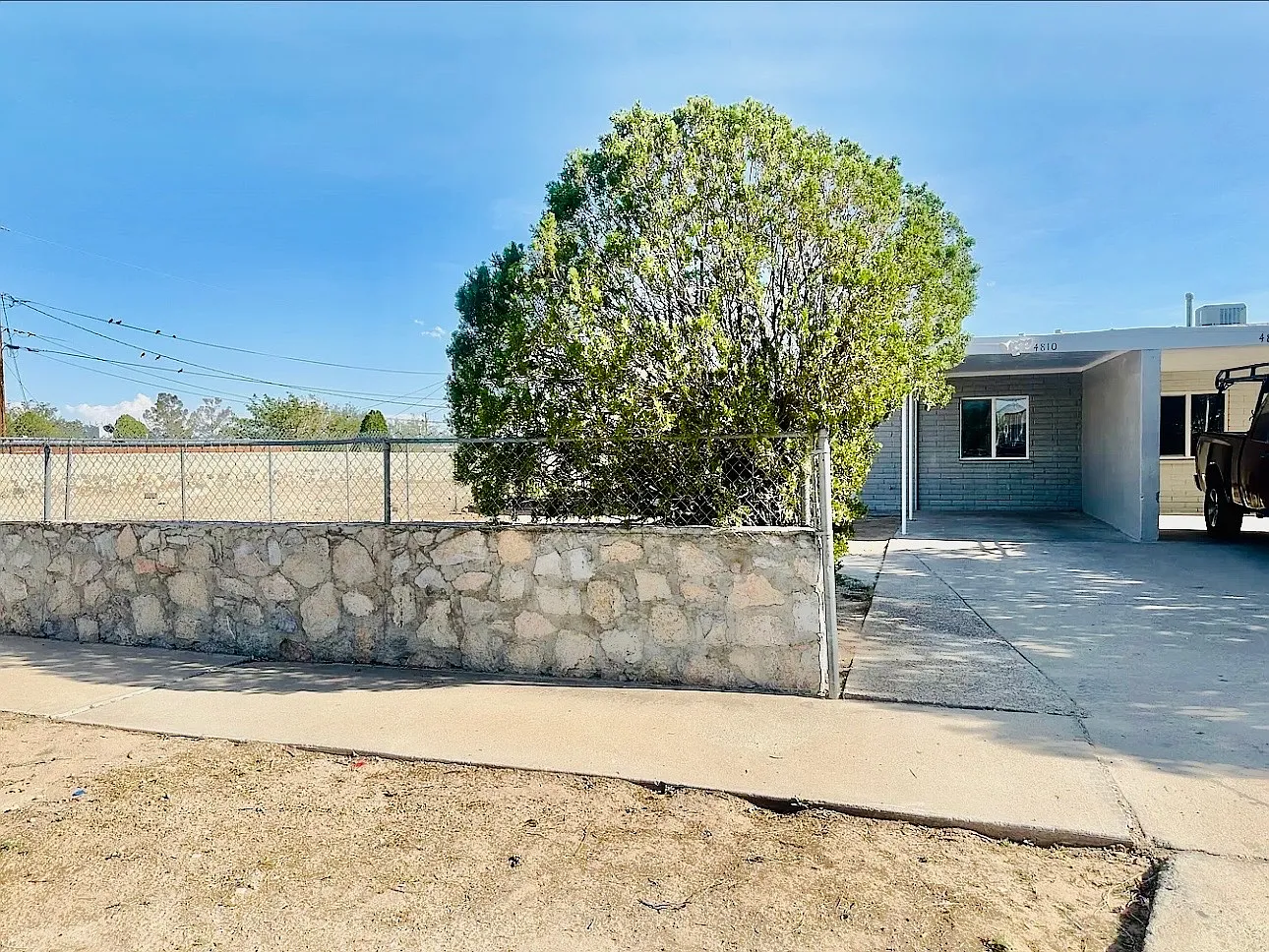 2 bed, 896 sqft, $1,100 — Photo 1