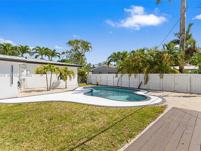 1524 SW 32nd Ct — Photo 39