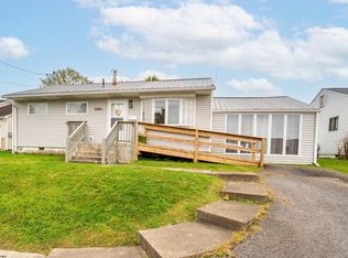 208 W Hillcrest Ave, Westover, WV