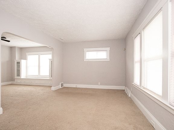 2nd image of 4953 E 106th St