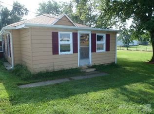 985 College Rd, Eldorado, IL 62930