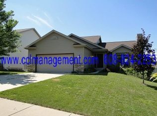 6517 Appleglen Ln, Madison, WI 53719