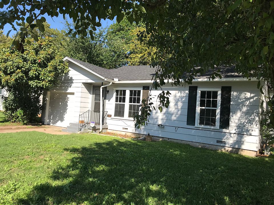 1st image of 320 Harrison Ln