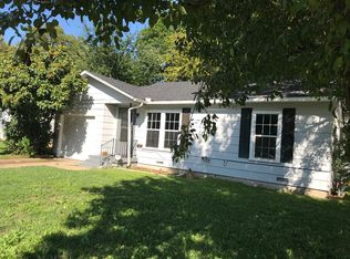 320 Harrison Ln, Hurst, TX 76053