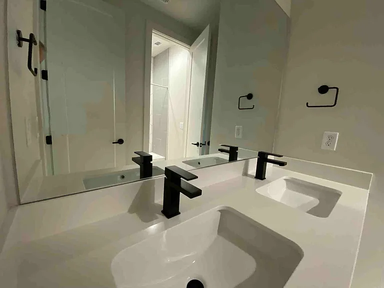 4424 Hank Ave #2 — Photo 3