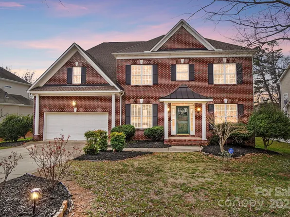 561 Ambergate Pl NW, Concord, NC 28027