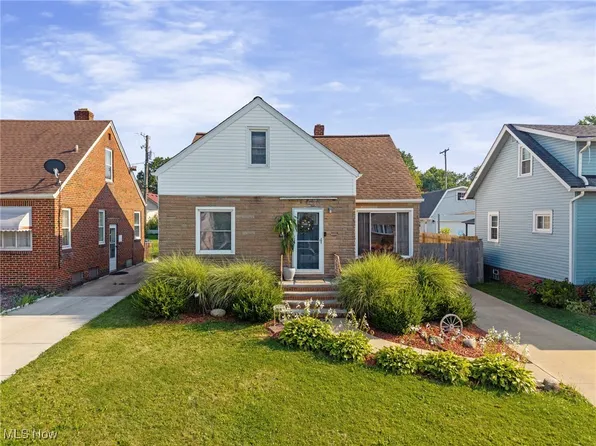 5811 Laverne Ave, Parma, OH 44129