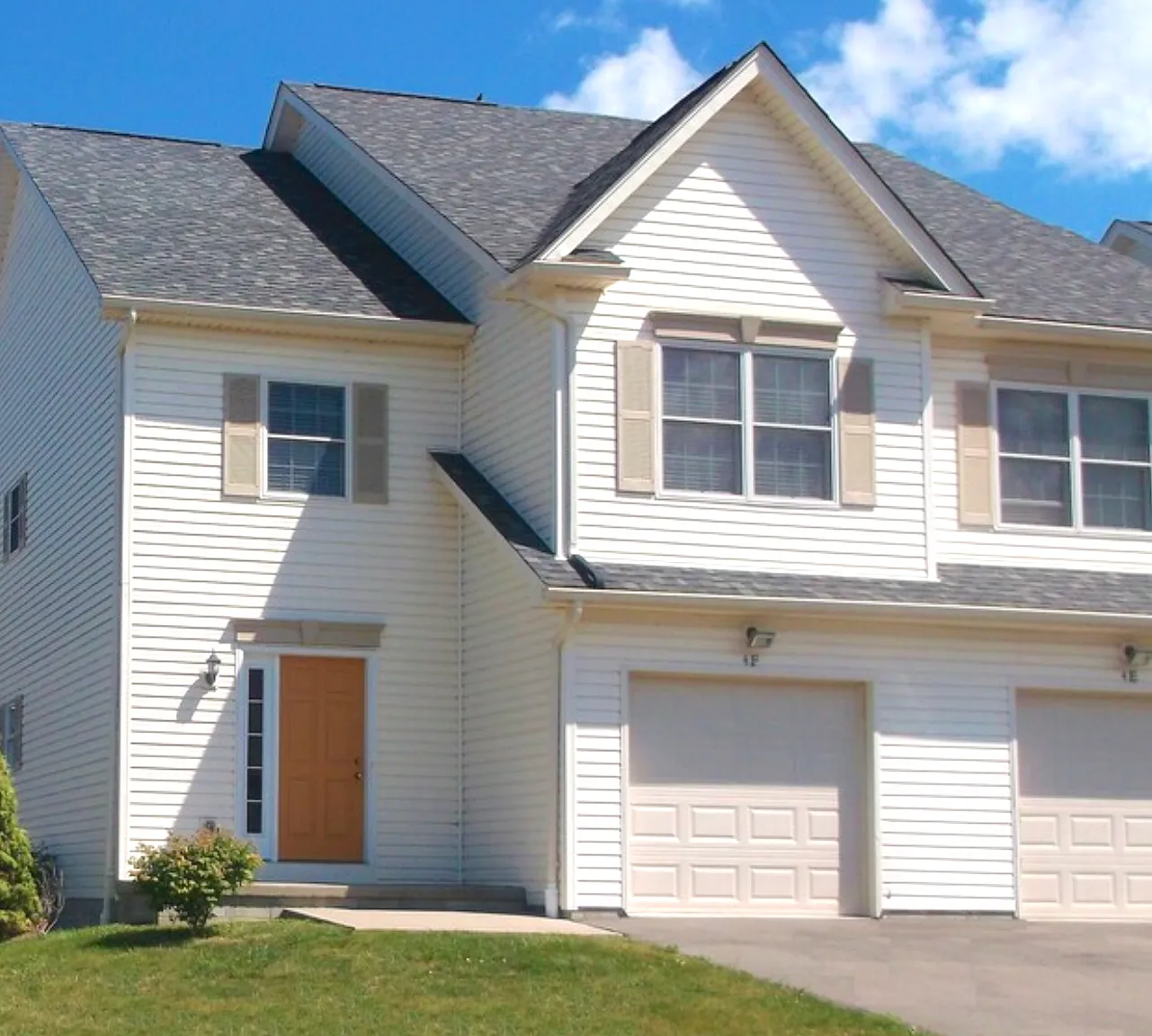 3 bed, 2.5 bath, 1485 sqft, $2,238 — Photo 1