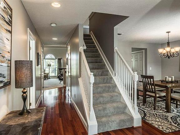 3rd image of 37 Fawn Meadow Ct