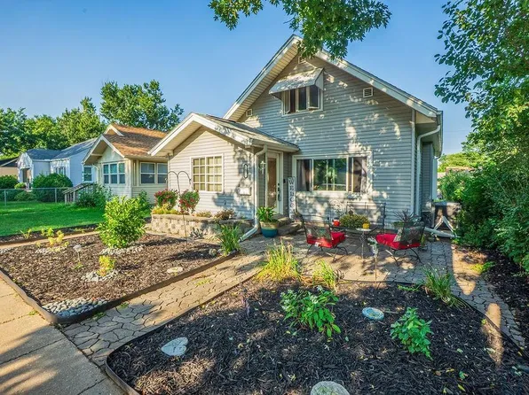 2621 S Cedar St, Sioux City, IA 51106