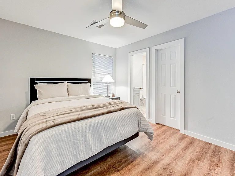 1017 N Lane St #A — Photo 16