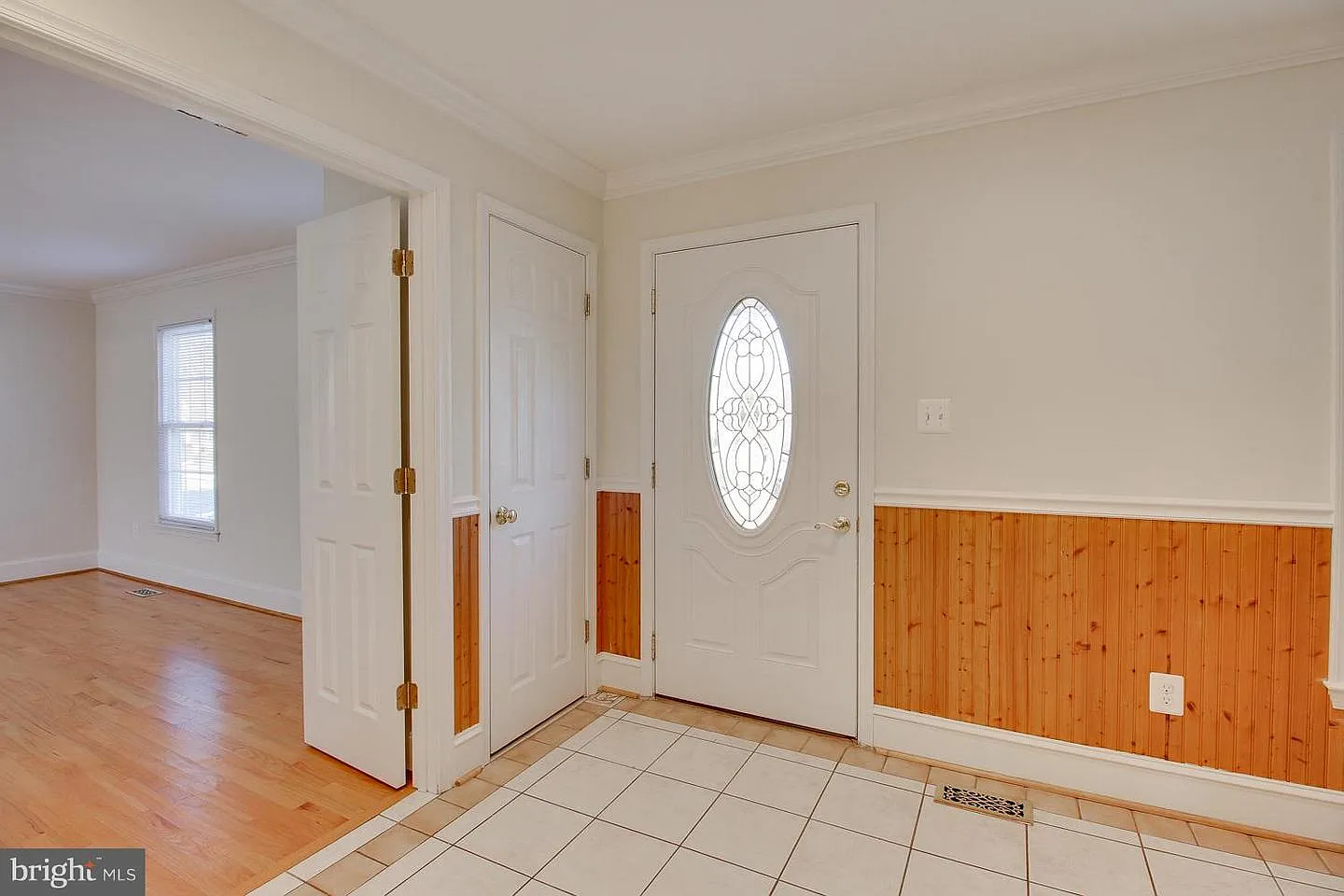 4 bed, 2.5 bath, 1984 sqft, $3,300 — Photo 3