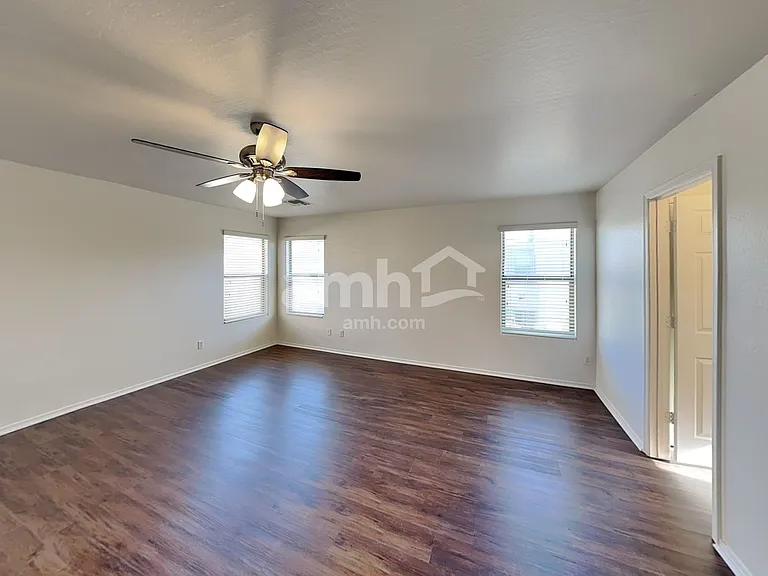 18541 W Valerie Dr — Photo 10