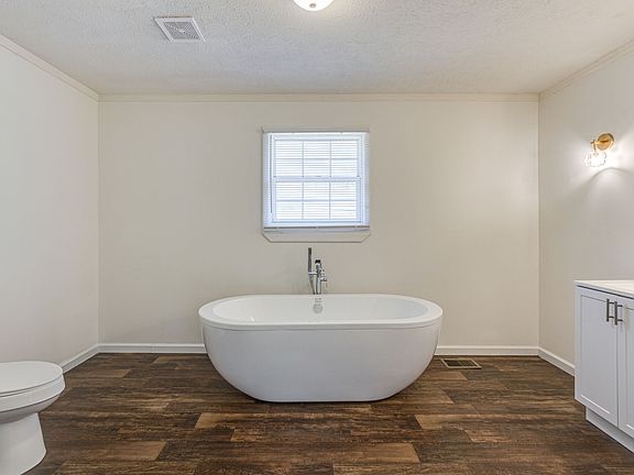 5th image of 4817 Halls Hill Pike