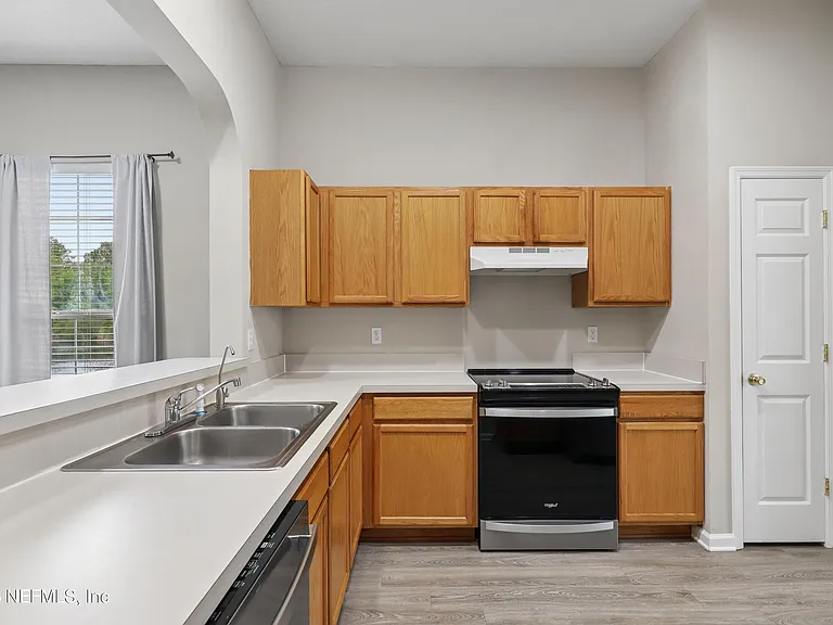 11242 Panther Creek Pkwy — Photo 9