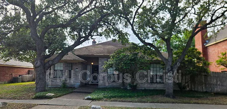7421 Lake Neuchatel Dr — Photo 1