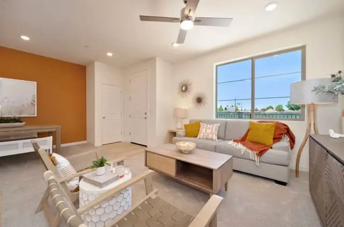 3 bed, 2.5 bath, 1494 sqft, $2,650 — Photo 2