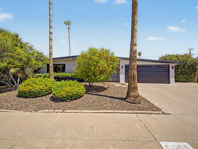 3650 E Poinsettia Dr — Photo 3