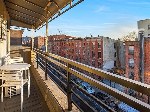 5th image of 301 S 4th St #4