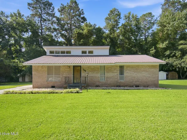 713 Pinewood Drive, Whiteville, NC 28472