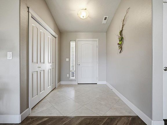 3rd image of 5005 Pinehurst Dr