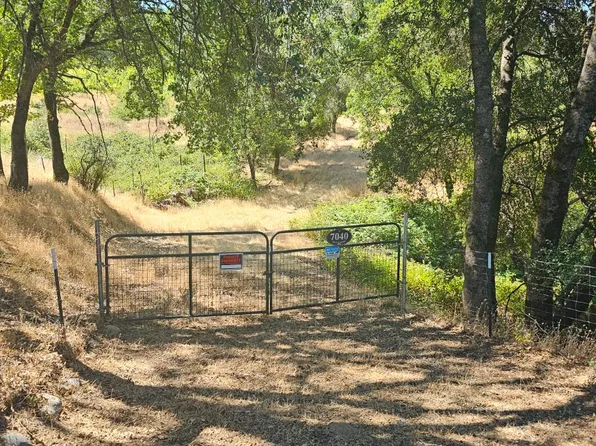 7040 Idlewild Rd, Somerset, CA 95684