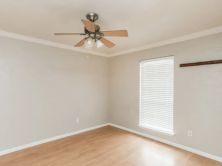 7404 Cheryl Ct — Photo 13