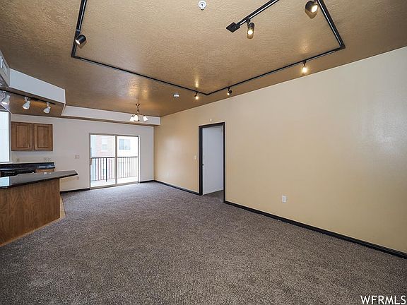 4th image of 180 W Albion Village Way S #202