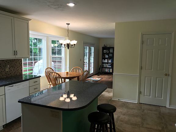 5th image of 153 Buckingham Blvd