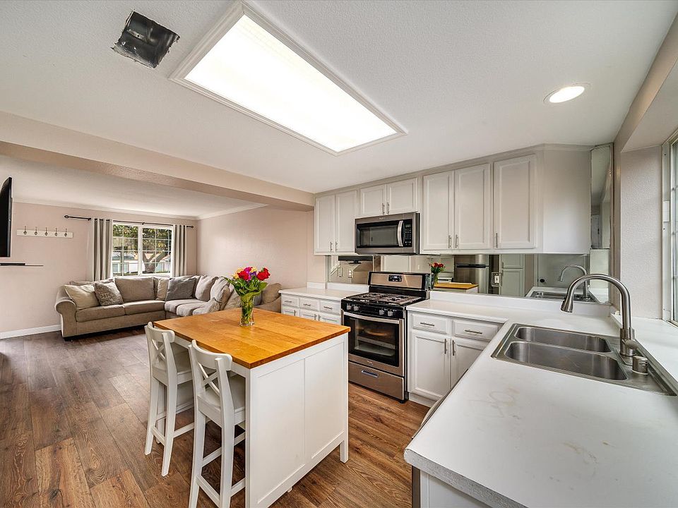 1st image of 624 Daniels Avenue