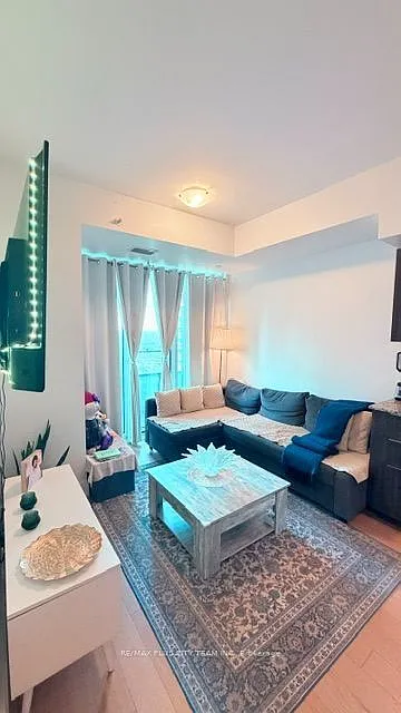 2 bed, $2,600 — Photo 2