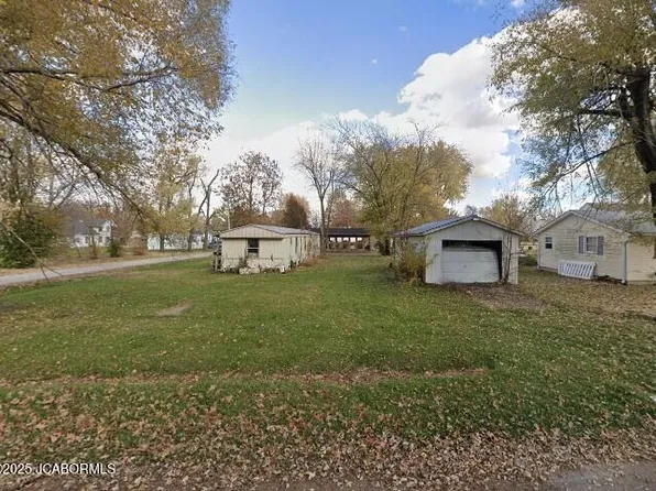 401 E Bates St, Wellsville, MO 63384