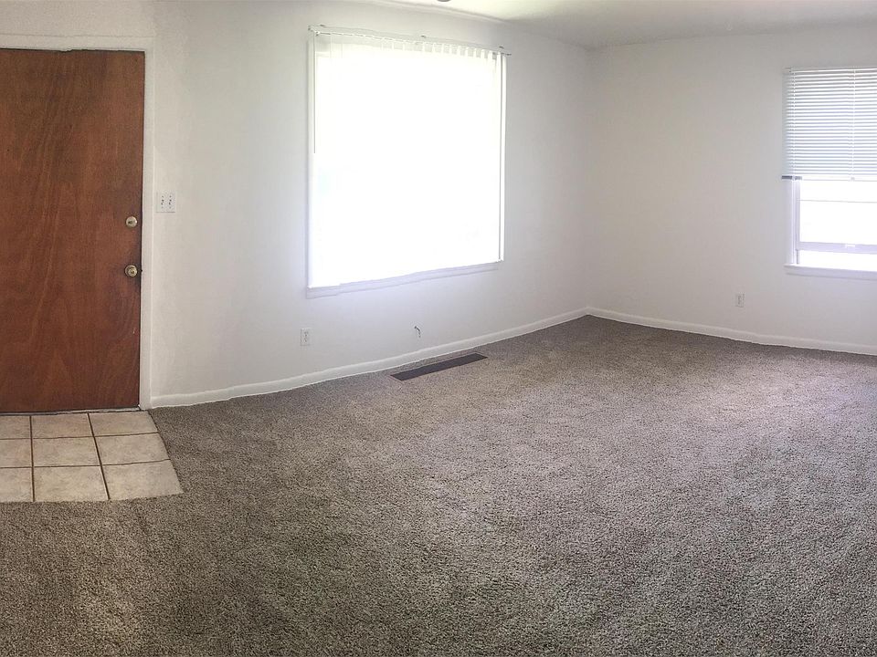 2nd image of 600 2nd St