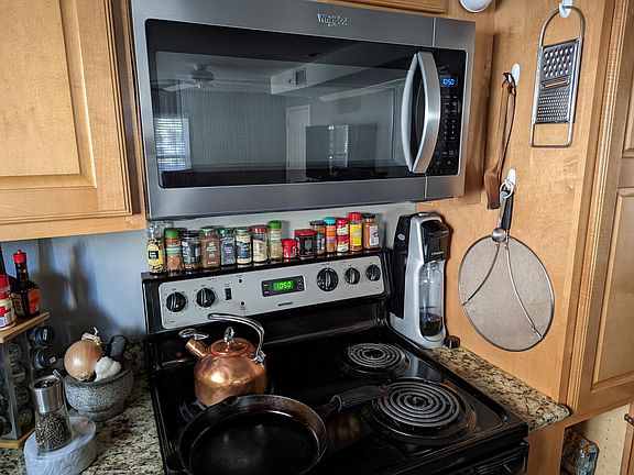 Stove/Microwave