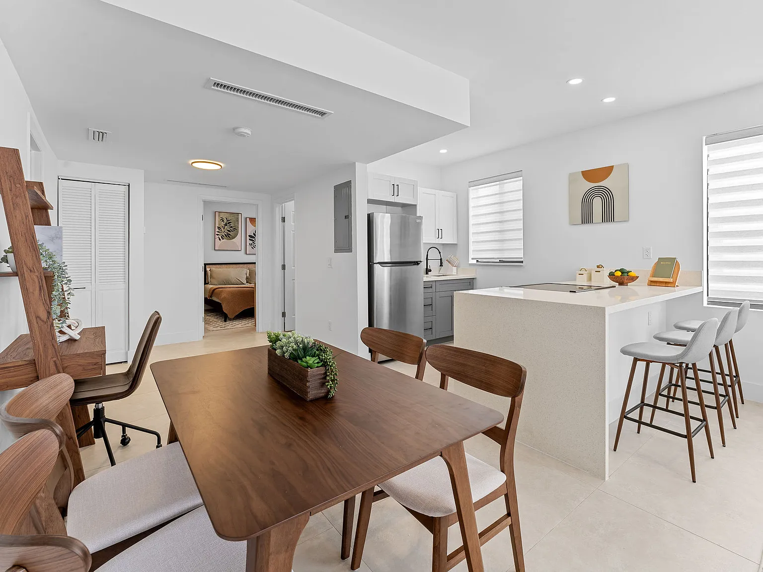2 bed, 760 sqft, $3,300 — Photo 4