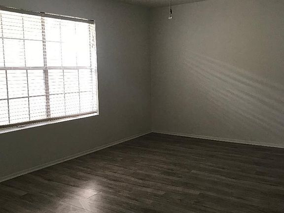 4th image of 9035 Glen Meadow Ln
