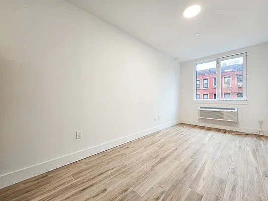 Rented by Sovereign Associates | media 18